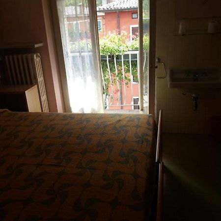 Albergo Alla Rocca Garda  Exterior foto