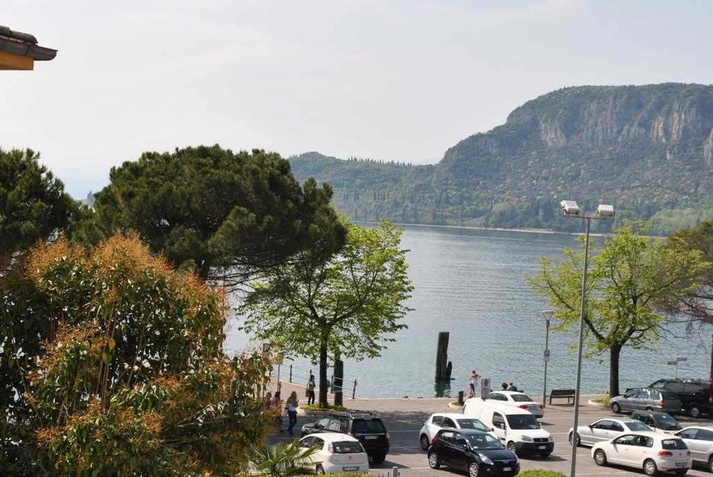 Albergo Alla Rocca Garda  Exterior foto
