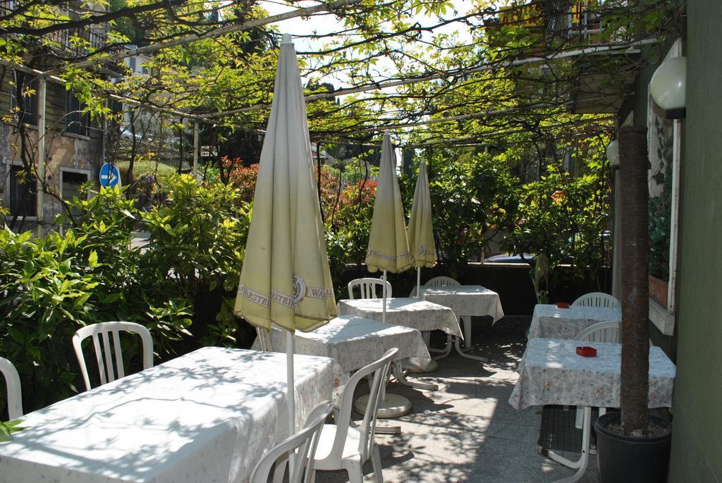 Albergo Alla Rocca Garda  Exterior foto