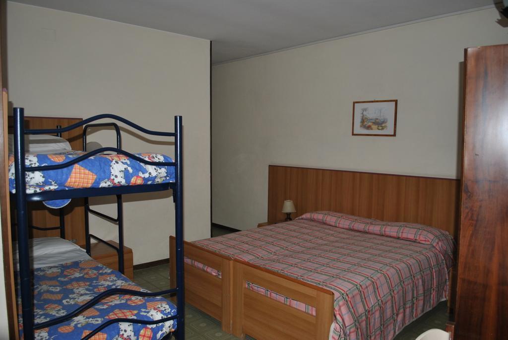Albergo Alla Rocca Garda  Cameră foto