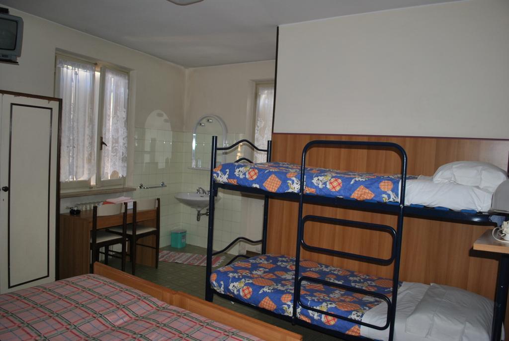 Albergo Alla Rocca Garda  Cameră foto