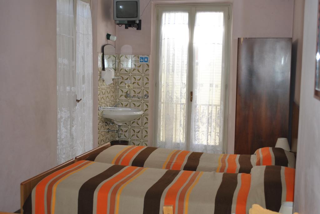 Albergo Alla Rocca Garda  Cameră foto