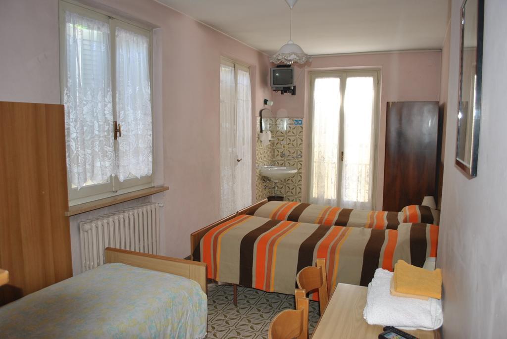 Albergo Alla Rocca Garda  Cameră foto